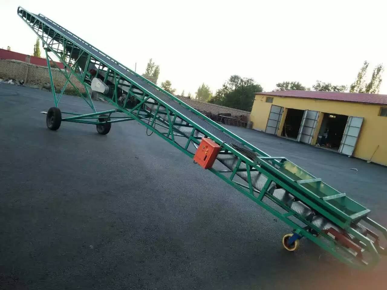 大型输送机